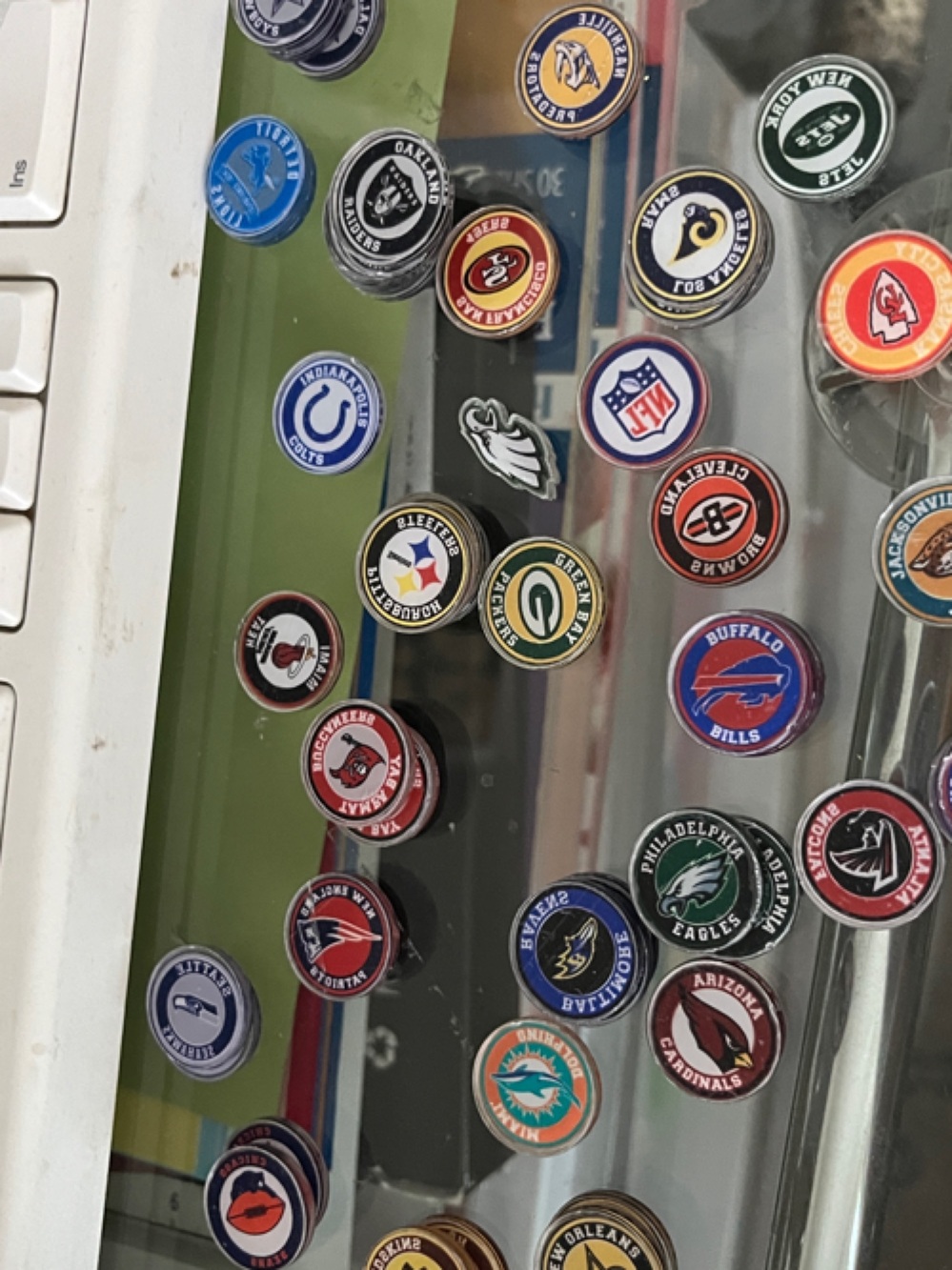 NFL Team Logo Bottle Cap Set - Assorted Colors Pogs!